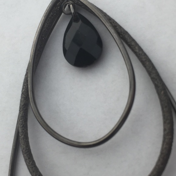 BEAUTIFUL Modern Estate Triple Hoop Earrings - Picture 2 of 2